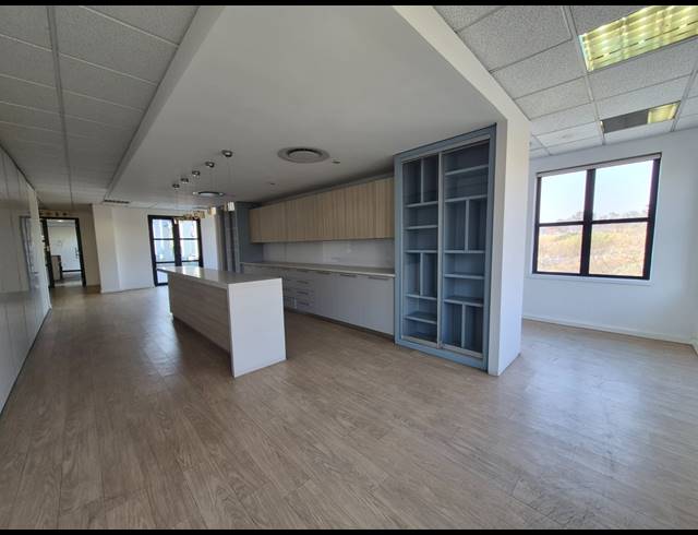 1,312M² OFFICE TO LET IN SANDTON CENTRAL